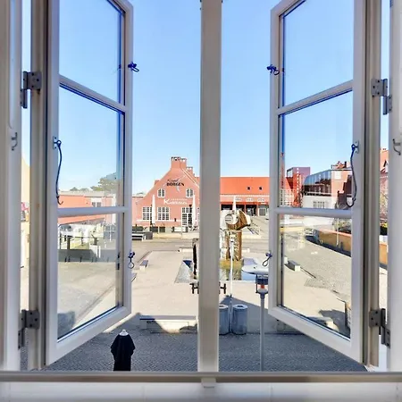 Unikt Pa Torvet; Byliv Og Rolig Sol-altan. Apartment Skagen
