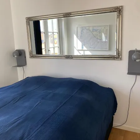 Apartment Unikt Pa Torvet; Byliv Og Rolig Sol-altan.