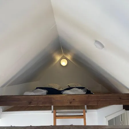 Apartment Unikt Pa Torvet; Byliv Og Rolig Sol-altan.